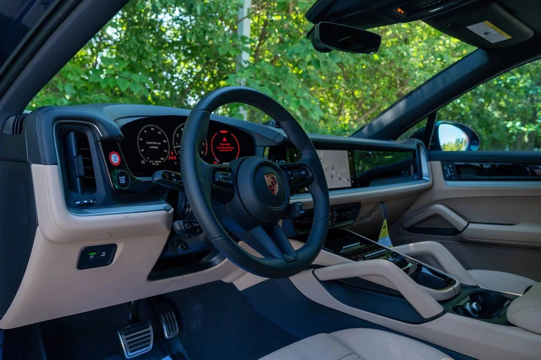 2026 Porsche 9Y0/9Y3 Cayenne Coupe - Image 4 of 5