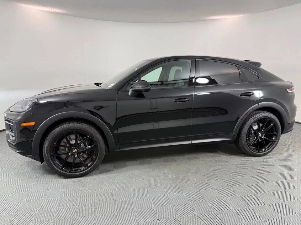 2026 Porsche 9Y0/9Y3 Cayenne Coupe - Image 2 of 5