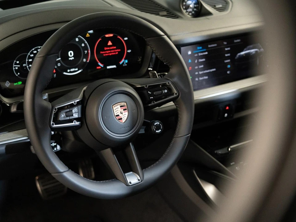 2026 Porsche 9Y0/9Y3 Cayenne Coupe - Image 15 of 30