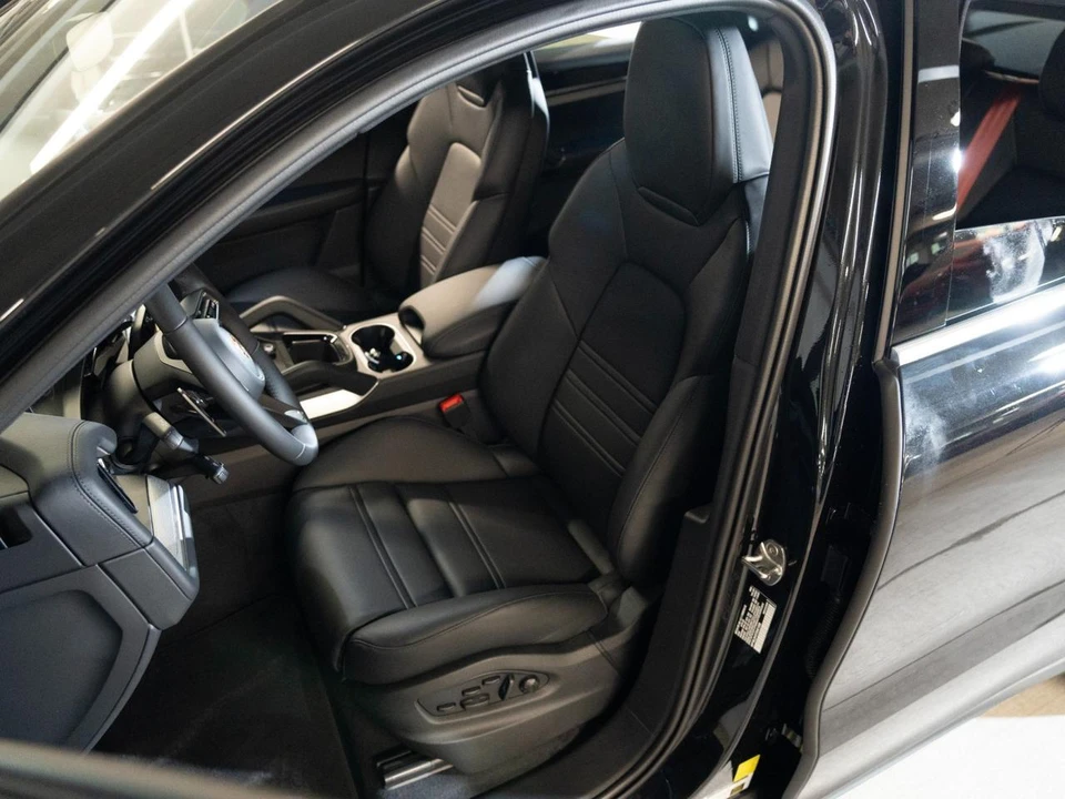 2026 Porsche 9Y0/9Y3 Cayenne Coupe - Image 5 of 30