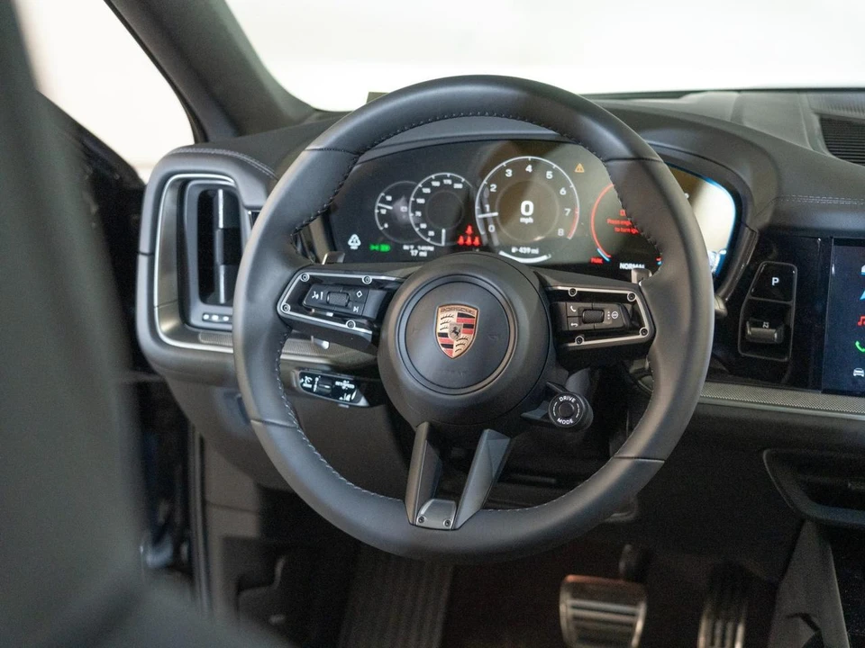 2026 Porsche 9Y0/9Y3 Cayenne Coupe - Image 28 of 30