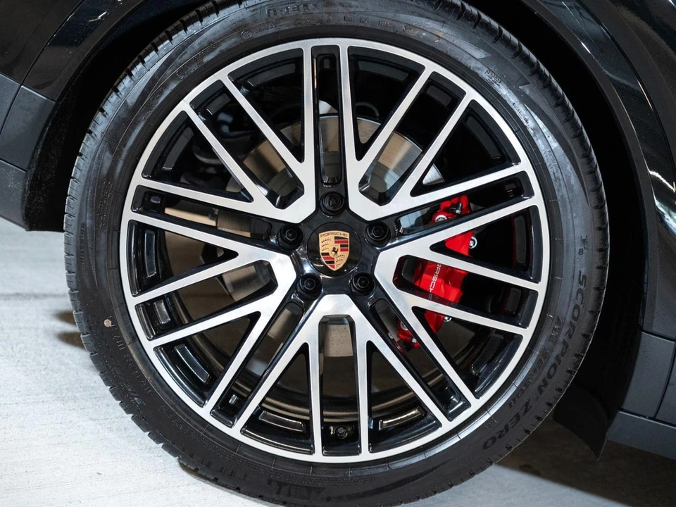 2026 Porsche 9Y0/9Y3 Cayenne Coupe - Image 11 of 30