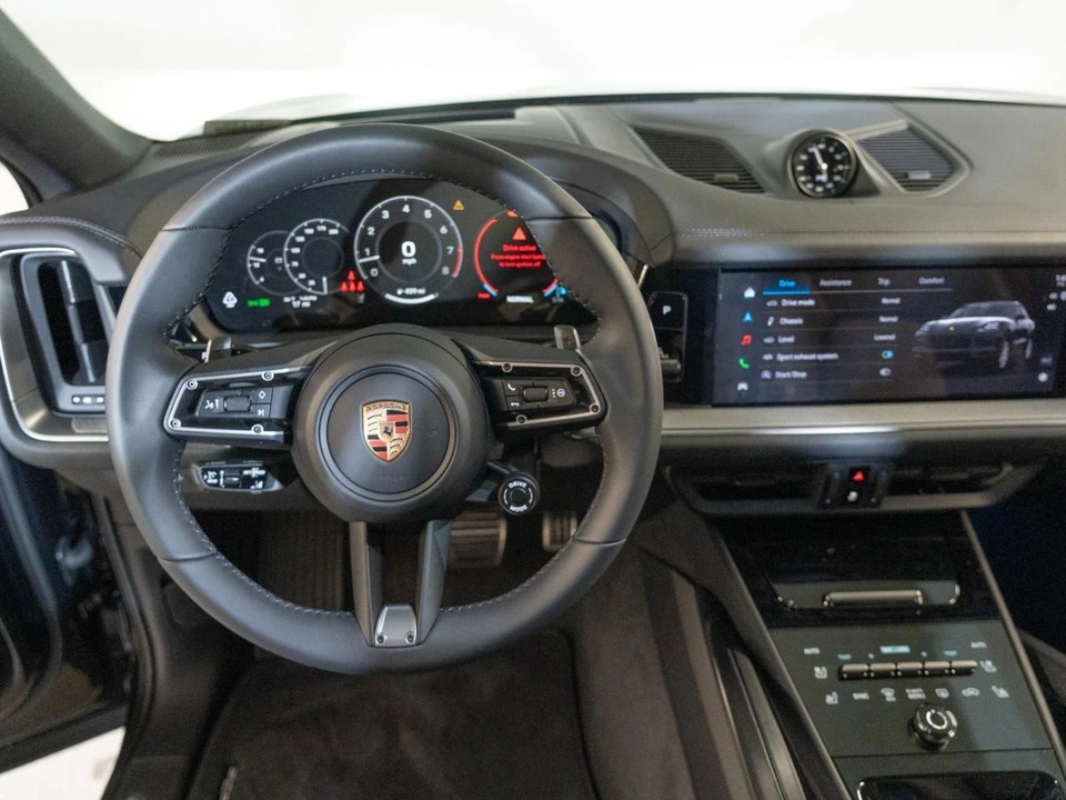 2026 Porsche 9Y0/9Y3 Cayenne Coupe - Image 29 of 30