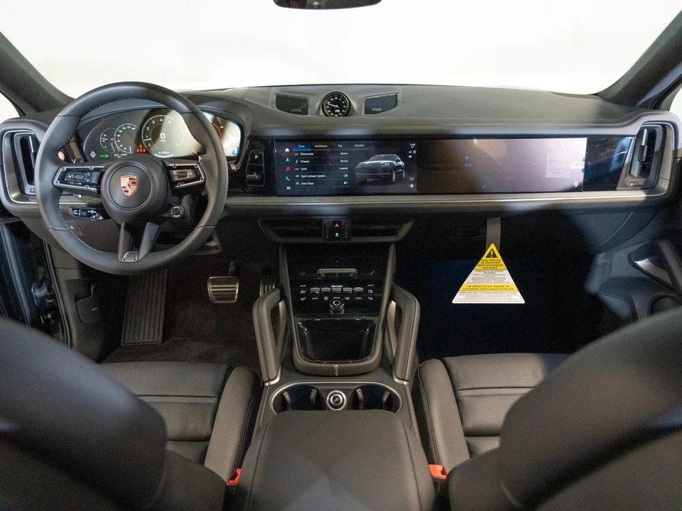 2026 Porsche 9Y0/9Y3 Cayenne Coupe - Image 26 of 30