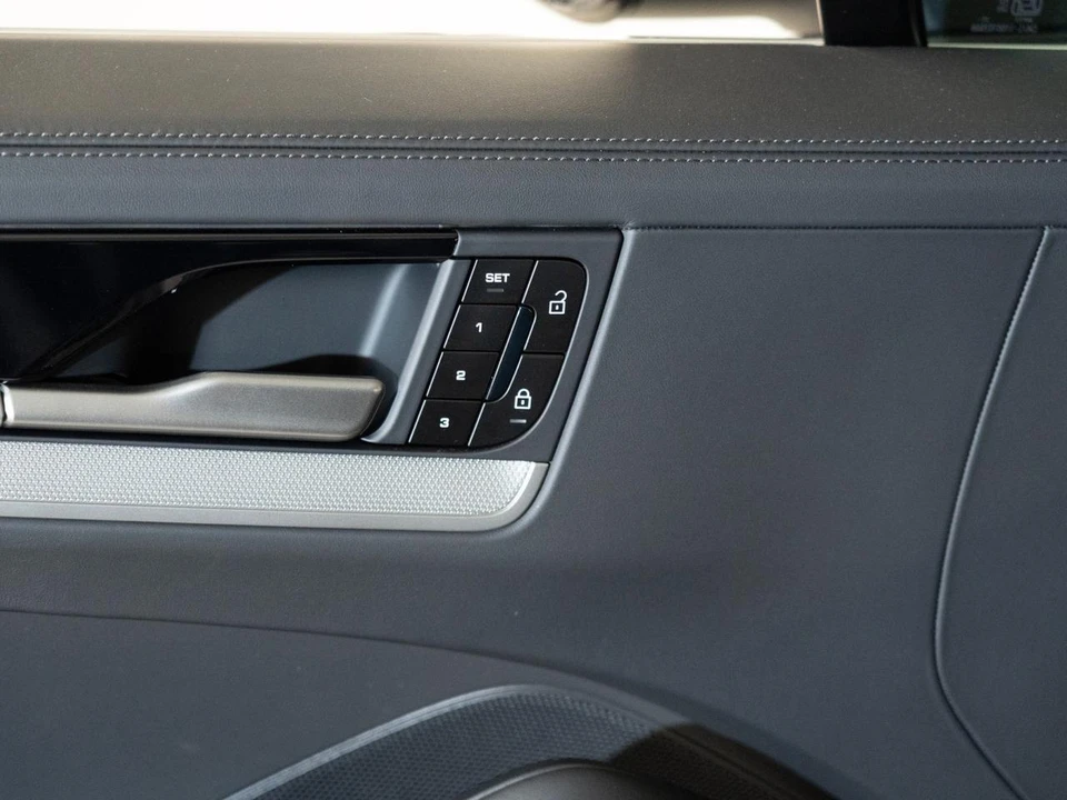 2026 Porsche 9Y0/9Y3 Cayenne Coupe - Image 17 of 30