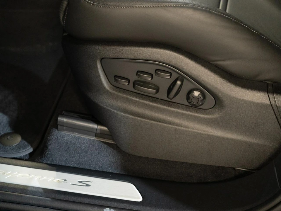 2026 Porsche 9Y0/9Y3 Cayenne Coupe - Image 13 of 30