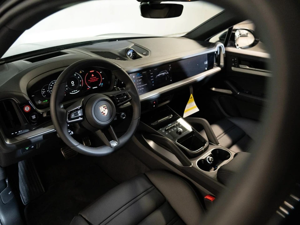 2026 Porsche 9Y0/9Y3 Cayenne Coupe - Image 4 of 30