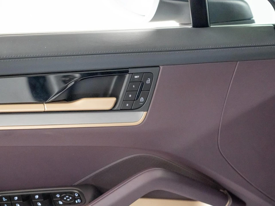 2026 Porsche 9Y0/9Y3 Cayenne Coupe - Image 17 of 30