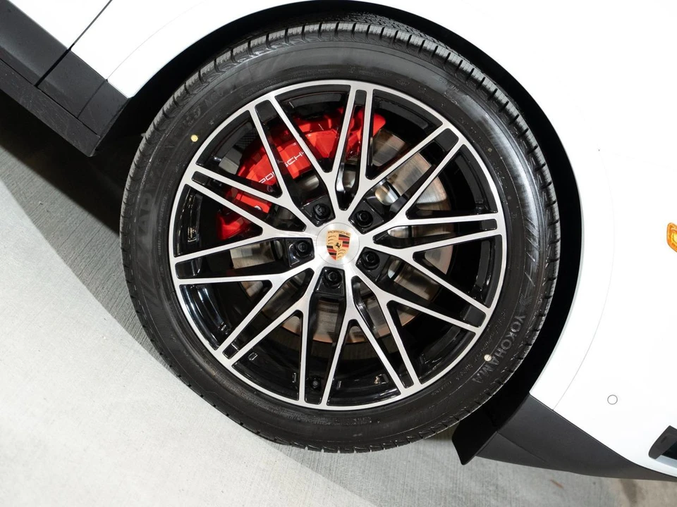 2026 Porsche 9Y0/9Y3 Cayenne Coupe - Image 11 of 30