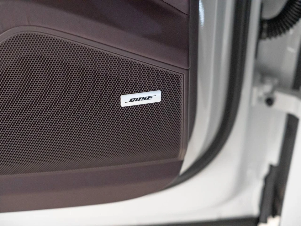2026 Porsche 9Y0/9Y3 Cayenne Coupe - Image 18 of 30