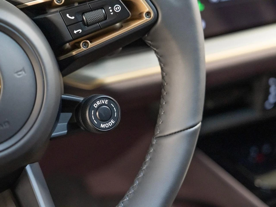 2026 Porsche 9Y0/9Y3 Cayenne Coupe - Image 23 of 30