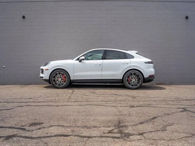 2026 Porsche 9Y0/9Y3 Cayenne Coupe - Image 2 of 5