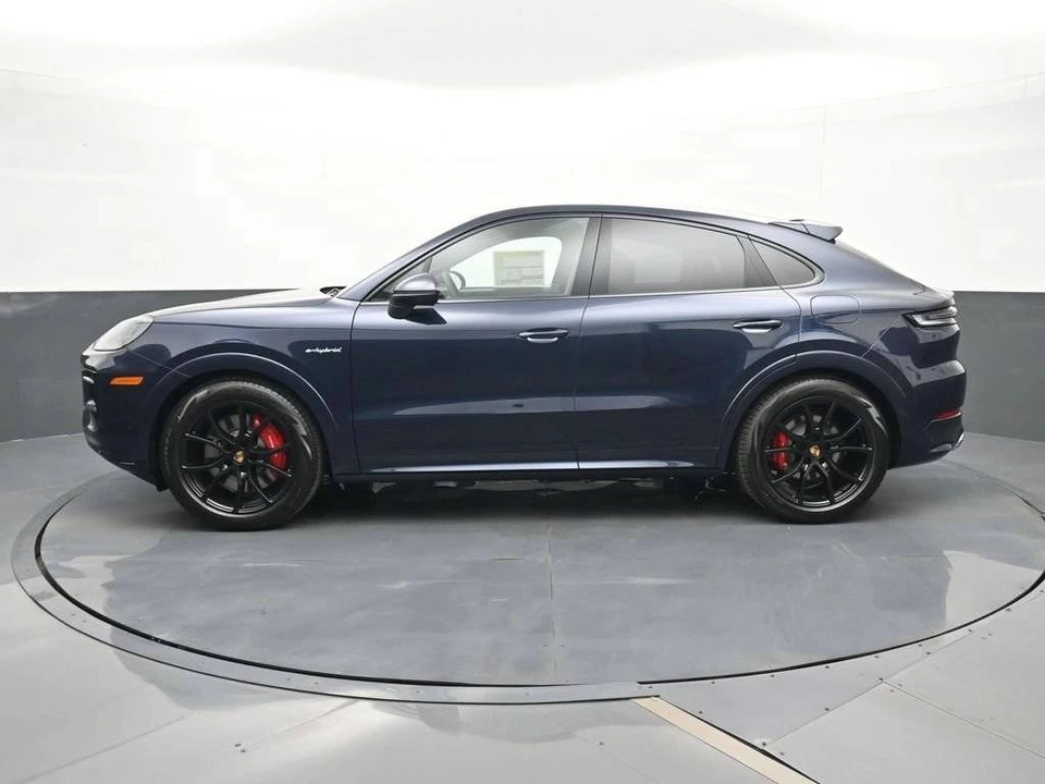 2026 Porsche 9Y0/9Y3 Cayenne Coupe - Image 2 of 4