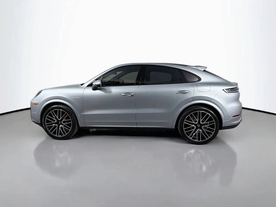 2026 Porsche 9Y0/9Y3 Cayenne Coupe - Image 2 of 4