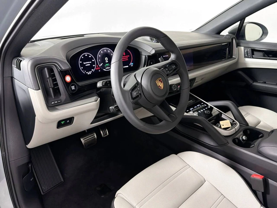 2026 Porsche 9Y0/9Y3 Cayenne Coupe - Image 4 of 4