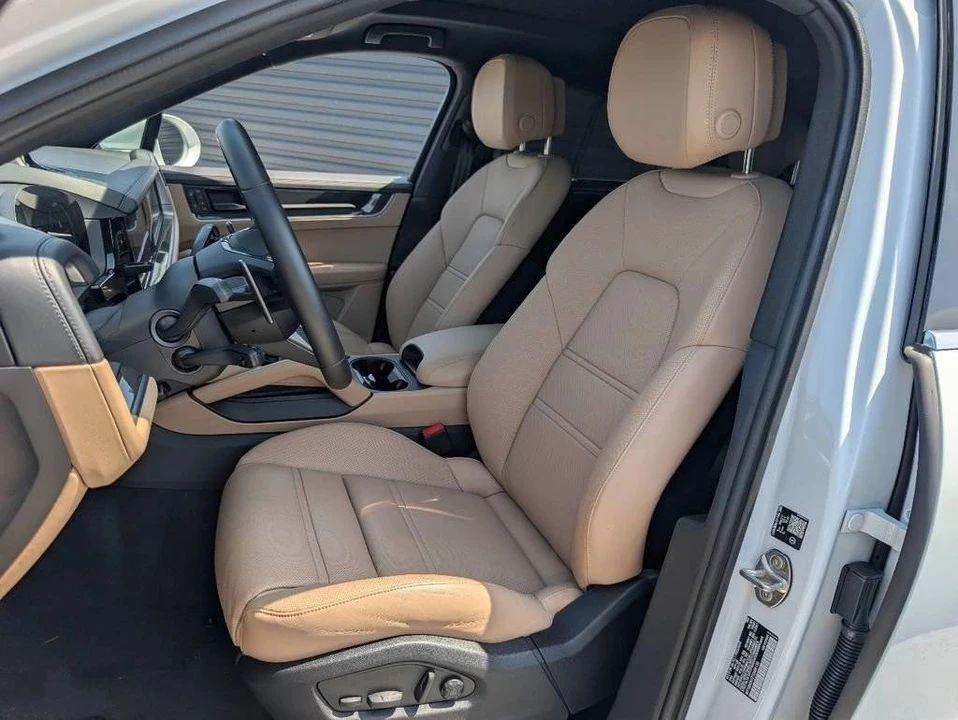 2026 Porsche 9Y0/9Y3 Cayenne Coupe - Image 5 of 5