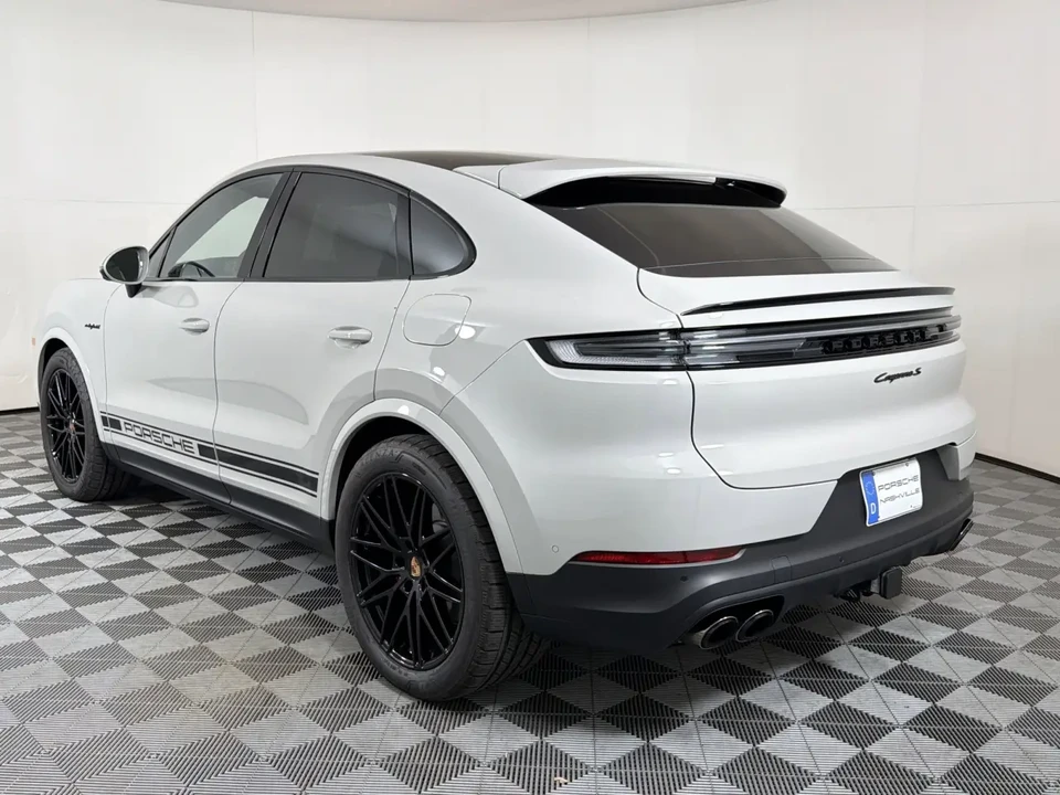 2026 Porsche 9Y0/9Y3 Cayenne Coupe - Image 24 of 31