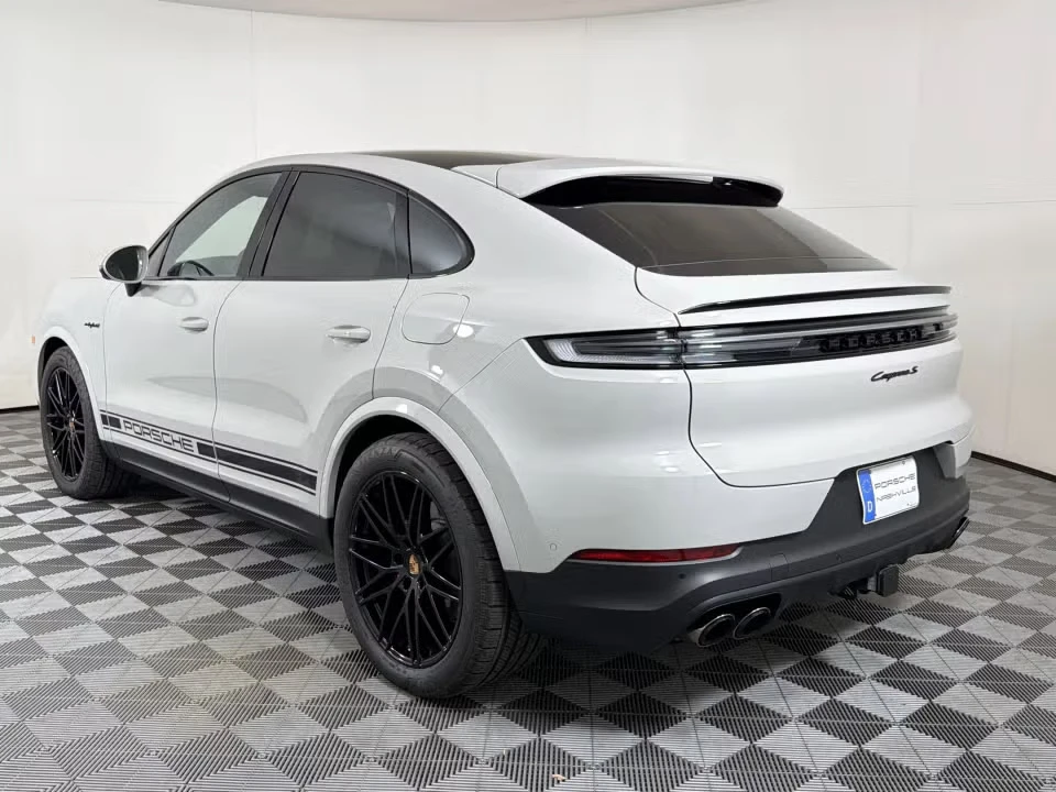 2026 Porsche 9Y0/9Y3 Cayenne Coupe - Image 19 of 31