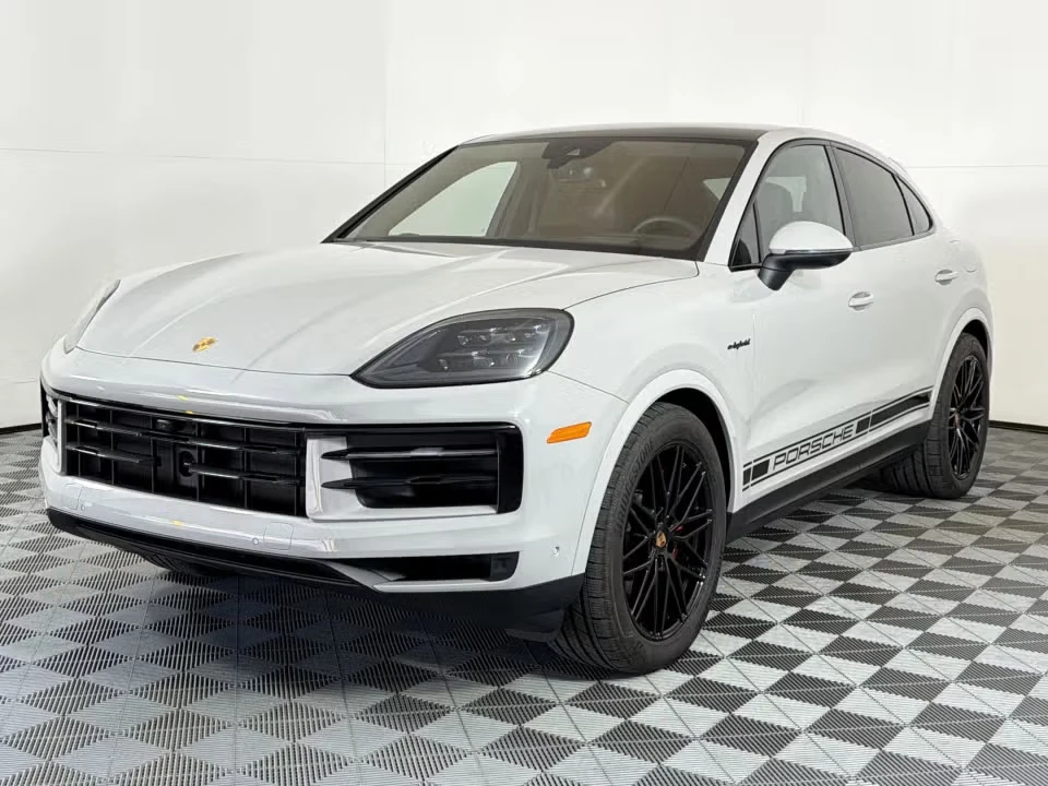 2026 Porsche 9Y0/9Y3 Cayenne Coupe - Image 3 of 31