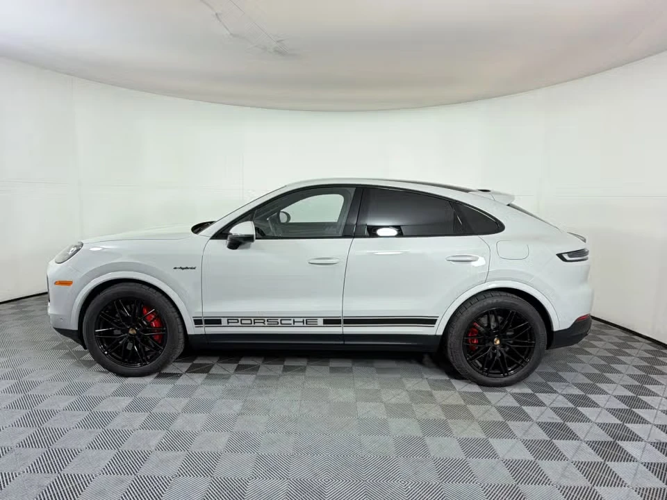 2026 Porsche 9Y0/9Y3 Cayenne Coupe - Image 11 of 31