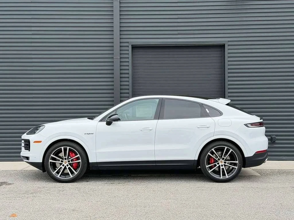 2026 Porsche 9Y0/9Y3 Cayenne Coupe - Image 2 of 4