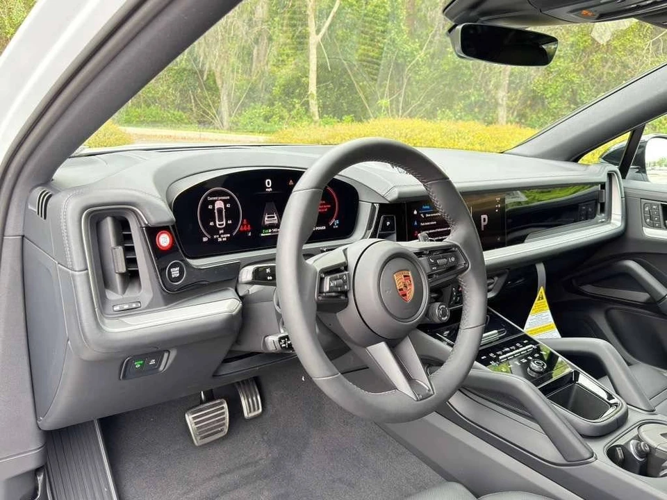2026 Porsche 9Y0/9Y3 Cayenne Coupe - Image 4 of 4