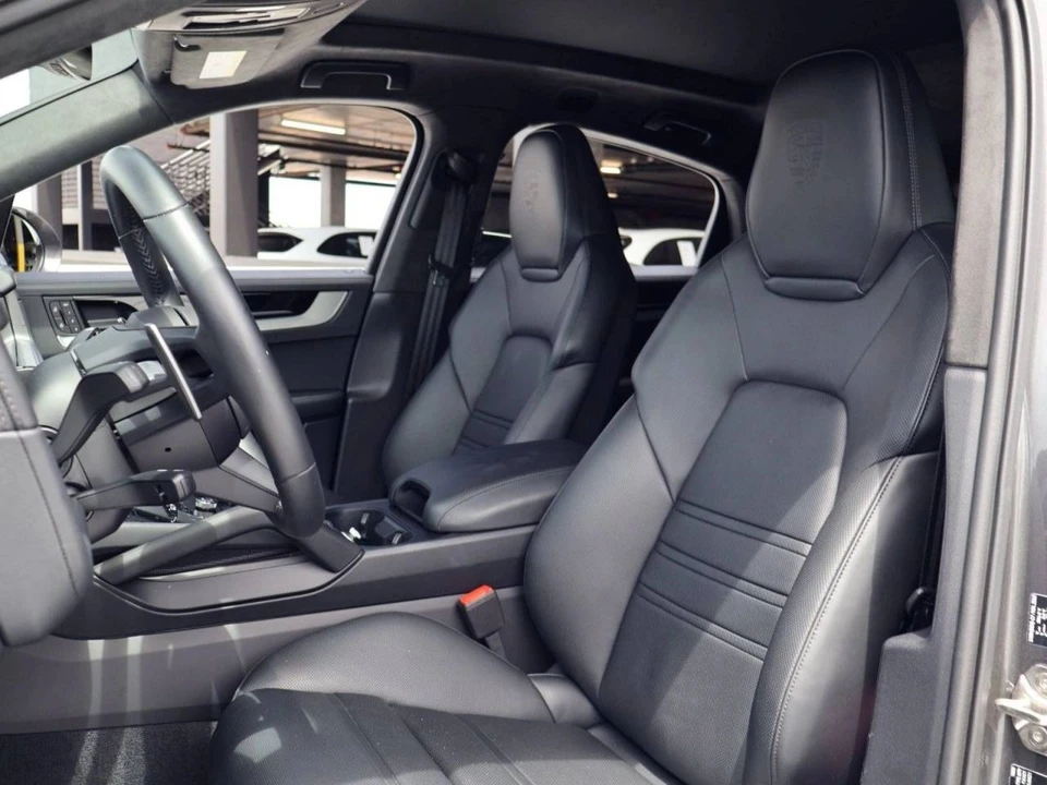 2026 Porsche 9Y0/9Y3 Cayenne Coupe - Image 5 of 5