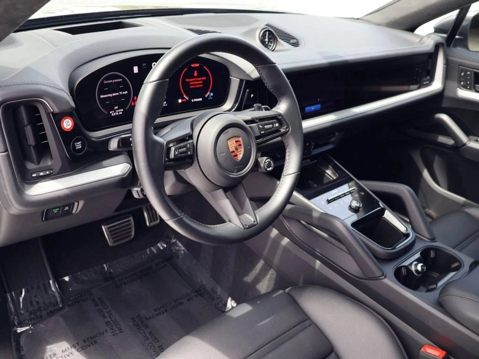 2026 Porsche 9Y0/9Y3 Cayenne Coupe - Image 4 of 5