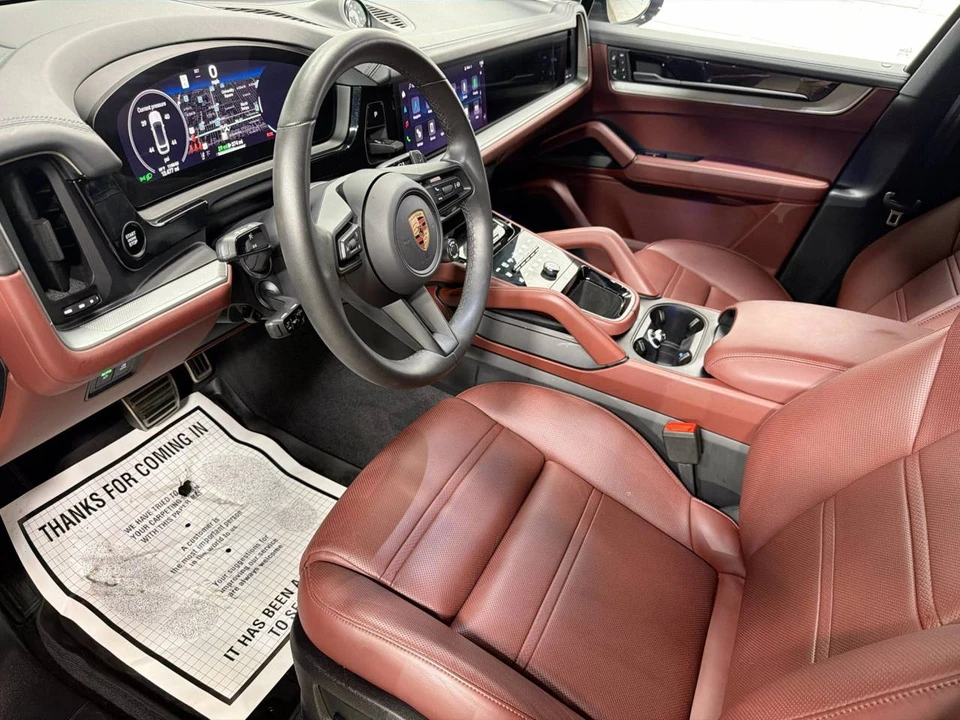 2026 Porsche 9Y0/9Y3 Cayenne Coupe - Image 4 of 4