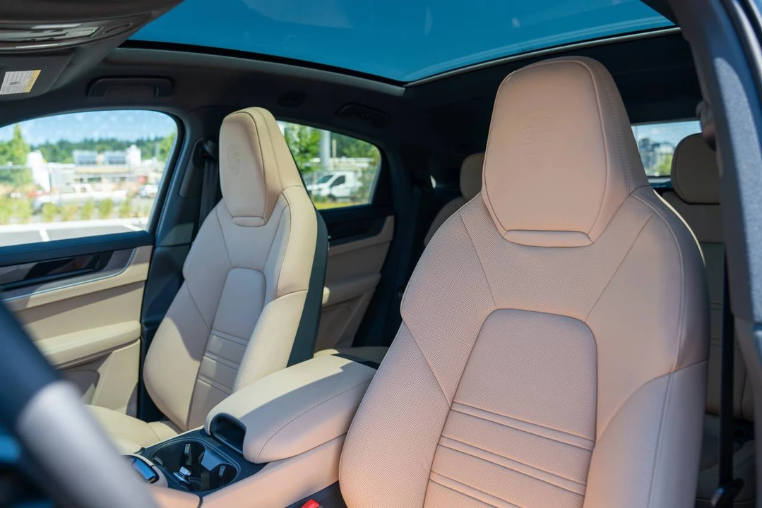 2026 Porsche 9Y0/9Y3 Cayenne Coupe - Image 4 of 5