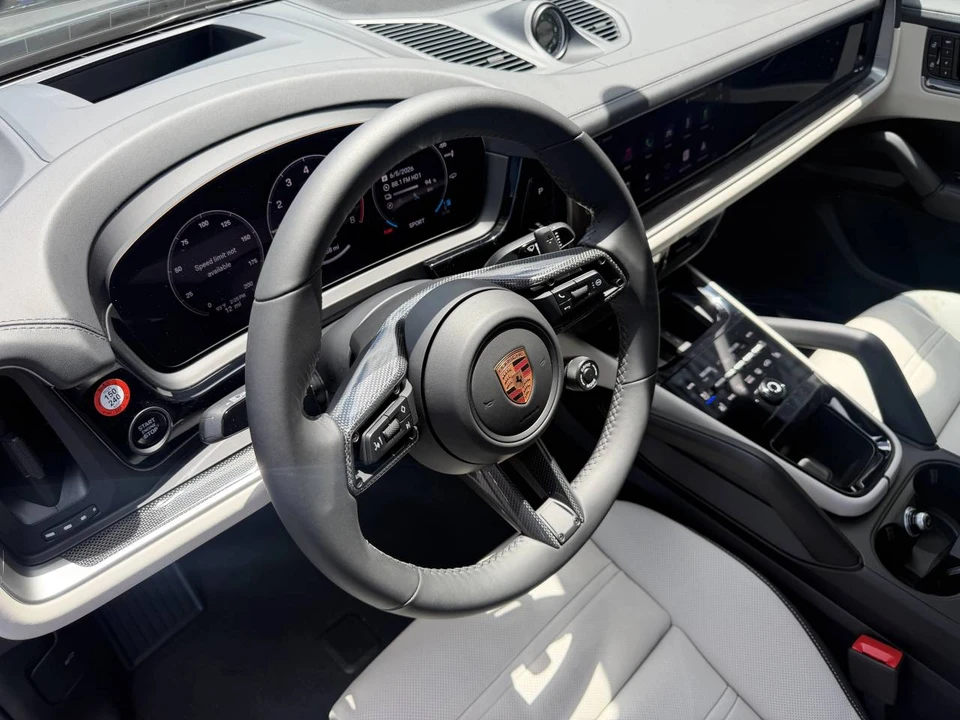 2026 Porsche 9Y0/9Y3 Cayenne Coupe - Image 4 of 5
