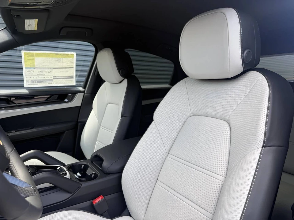 2026 Porsche 9Y0/9Y3 Cayenne Coupe - Image 5 of 5