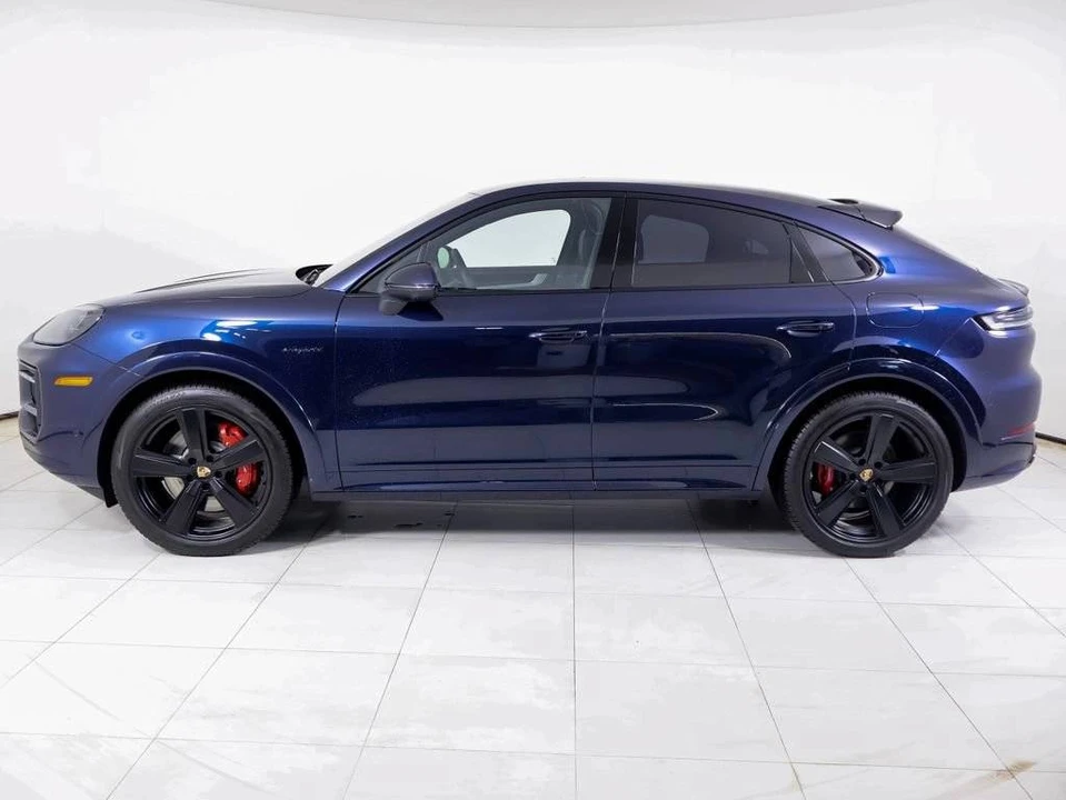 2026 Porsche 9Y0/9Y3 Cayenne Coupe - Image 2 of 5