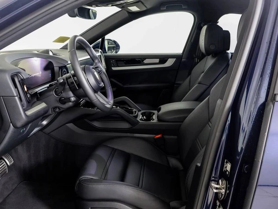 2026 Porsche 9Y0/9Y3 Cayenne Coupe - Image 5 of 5