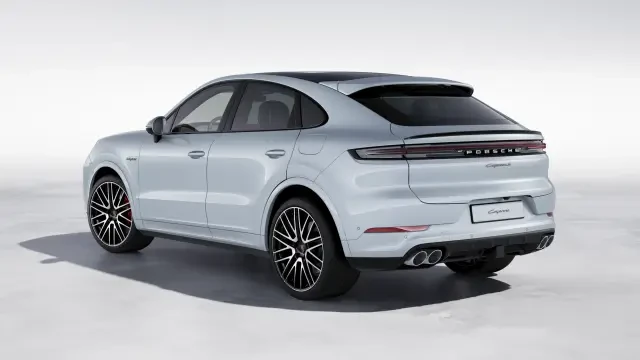 2026 Porsche - Image 22 of 30