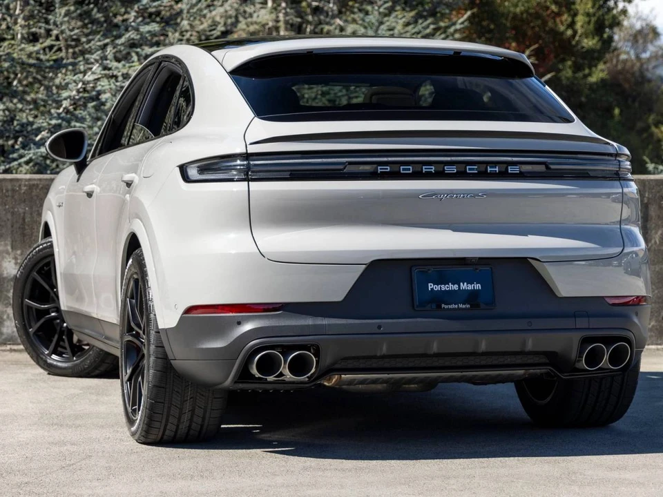 2026 Porsche 9Y0/9Y3 Cayenne Coupe - Image 3 of 4