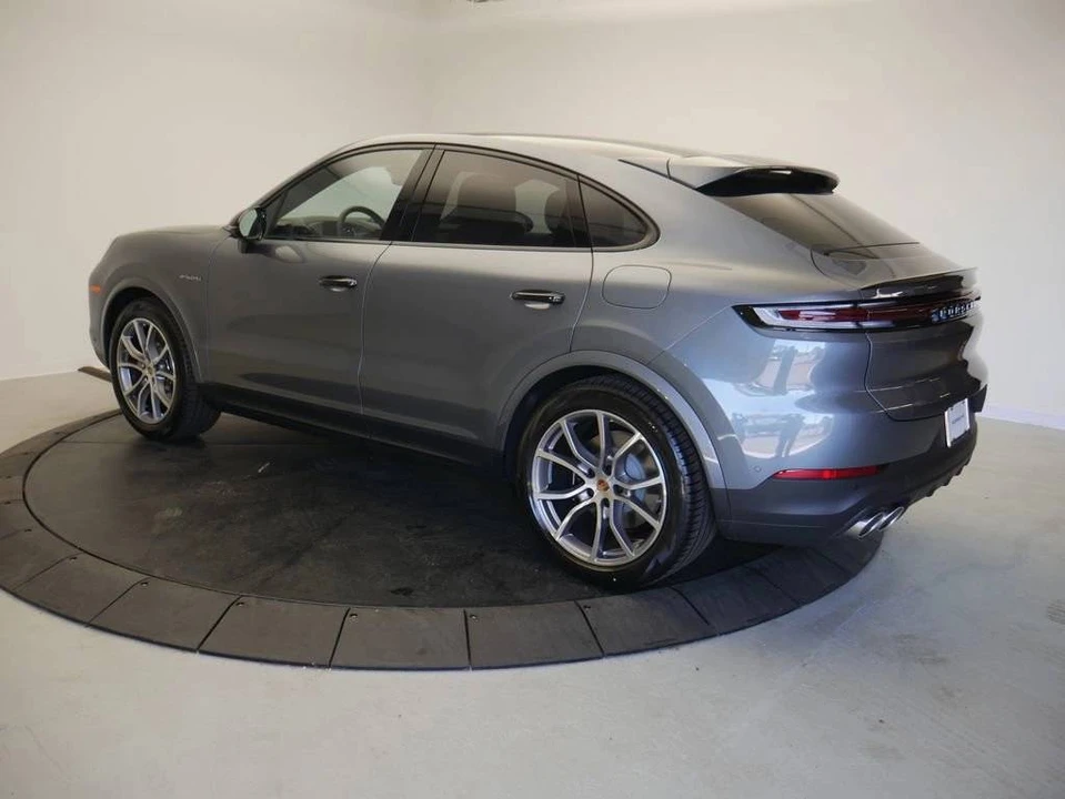 2026 Porsche 9Y0/9Y3 Cayenne Coupe - Image 3 of 5