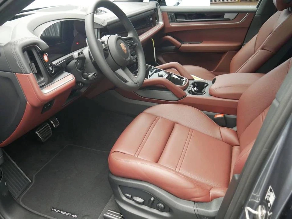 2026 Porsche 9Y0/9Y3 Cayenne Coupe - Image 5 of 5