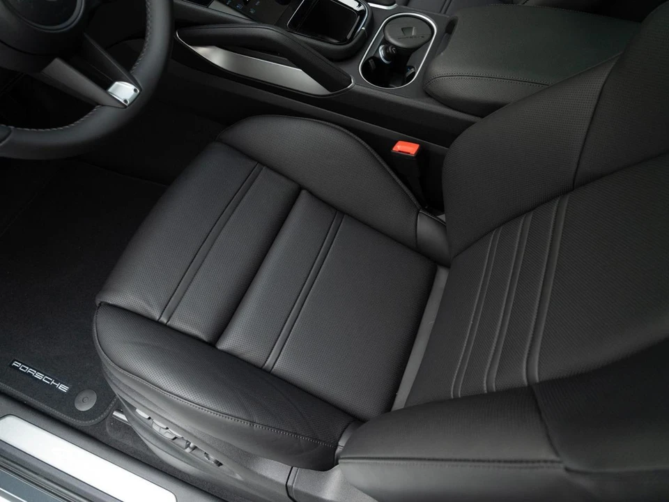2026 Porsche 9Y0/9Y3 Cayenne Coupe - Image 17 of 31