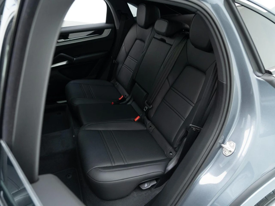 2026 Porsche 9Y0/9Y3 Cayenne Coupe - Image 30 of 31