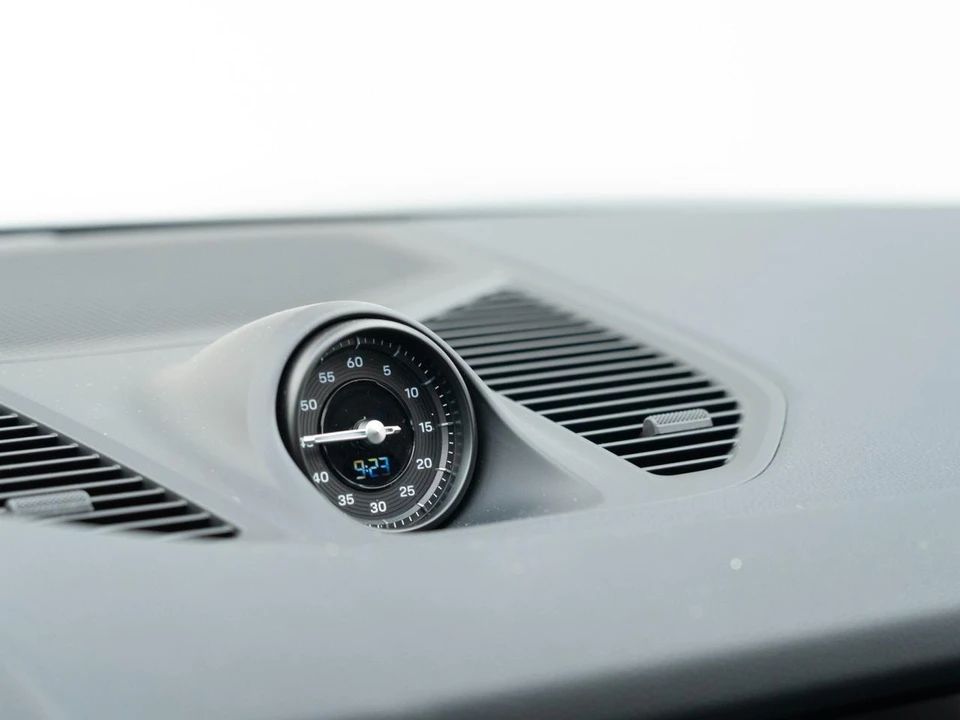 2026 Porsche 9Y0/9Y3 Cayenne Coupe - Image 25 of 31