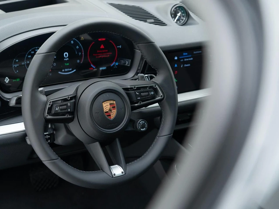 2026 Porsche 9Y0/9Y3 Cayenne Coupe - Image 20 of 31