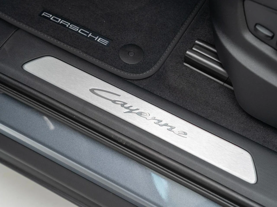 2026 Porsche 9Y0/9Y3 Cayenne Coupe - Image 15 of 31