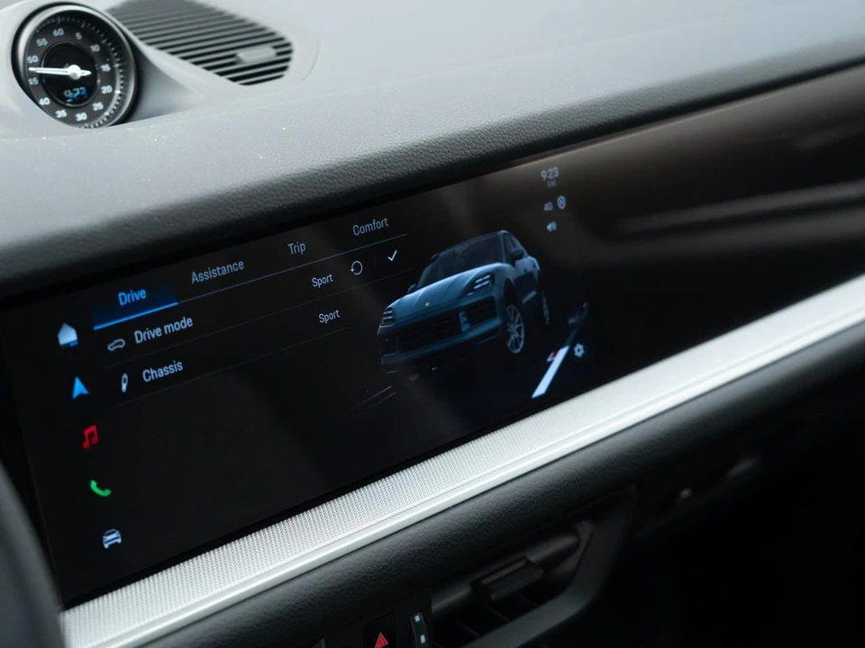 2026 Porsche 9Y0/9Y3 Cayenne Coupe - Image 26 of 31