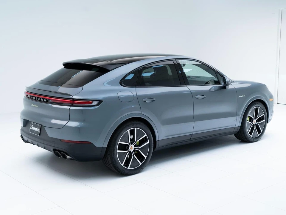 2026 Porsche 9Y0/9Y3 Cayenne Coupe - Image 9 of 31