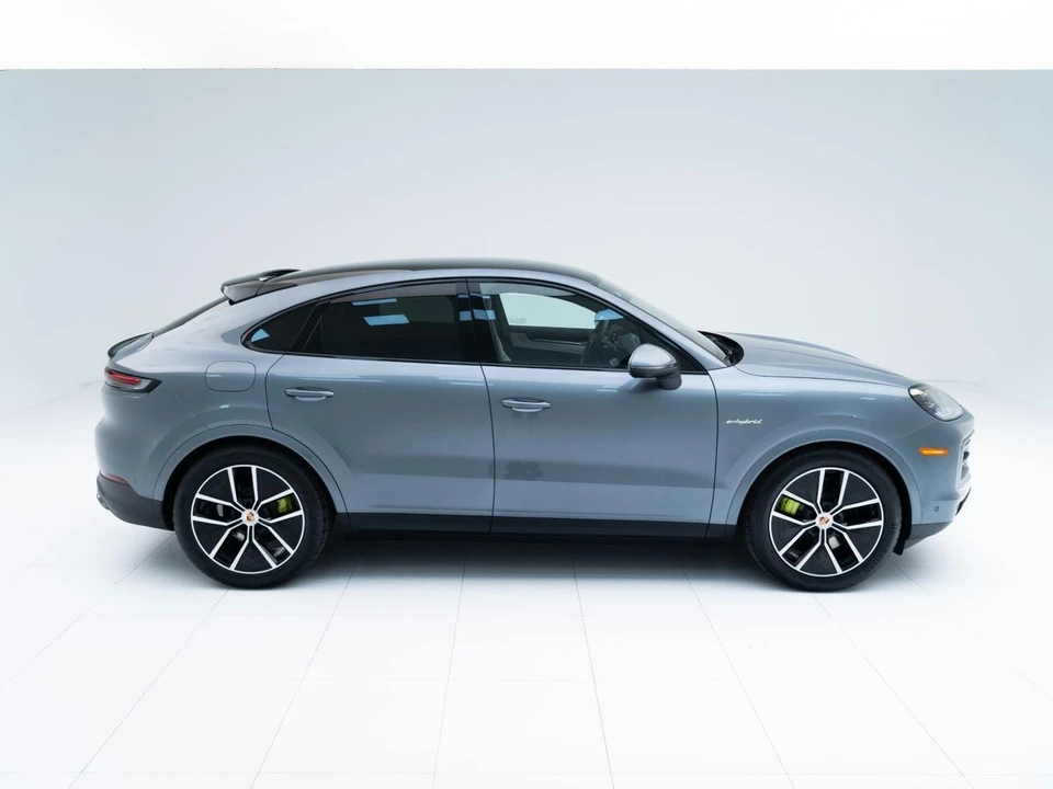 2026 Porsche 9Y0/9Y3 Cayenne Coupe - Image 8 of 31