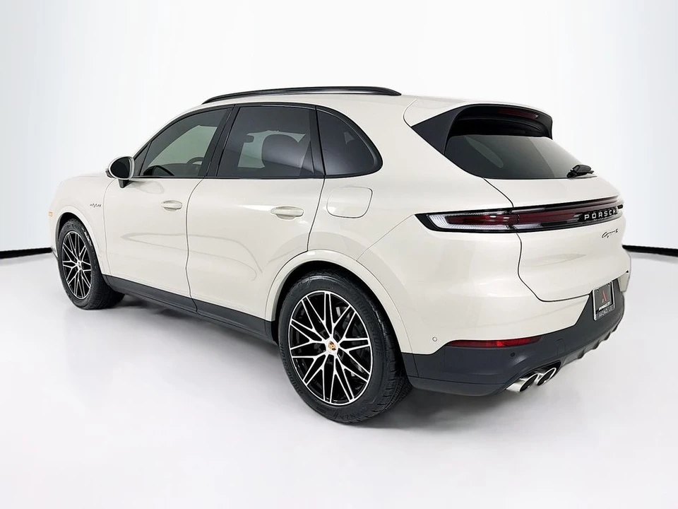 2026 Porsche 9Y0/9Y3 Cayenne - Image 3 of 31