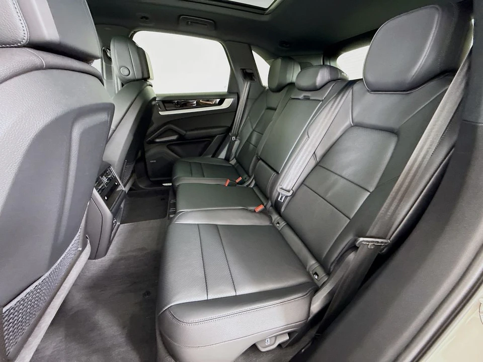 2026 Porsche 9Y0/9Y3 Cayenne - Image 26 of 31