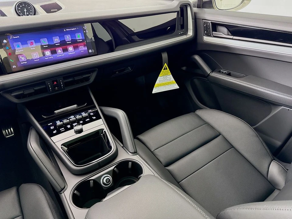 2026 Porsche 9Y0/9Y3 Cayenne - Image 28 of 31