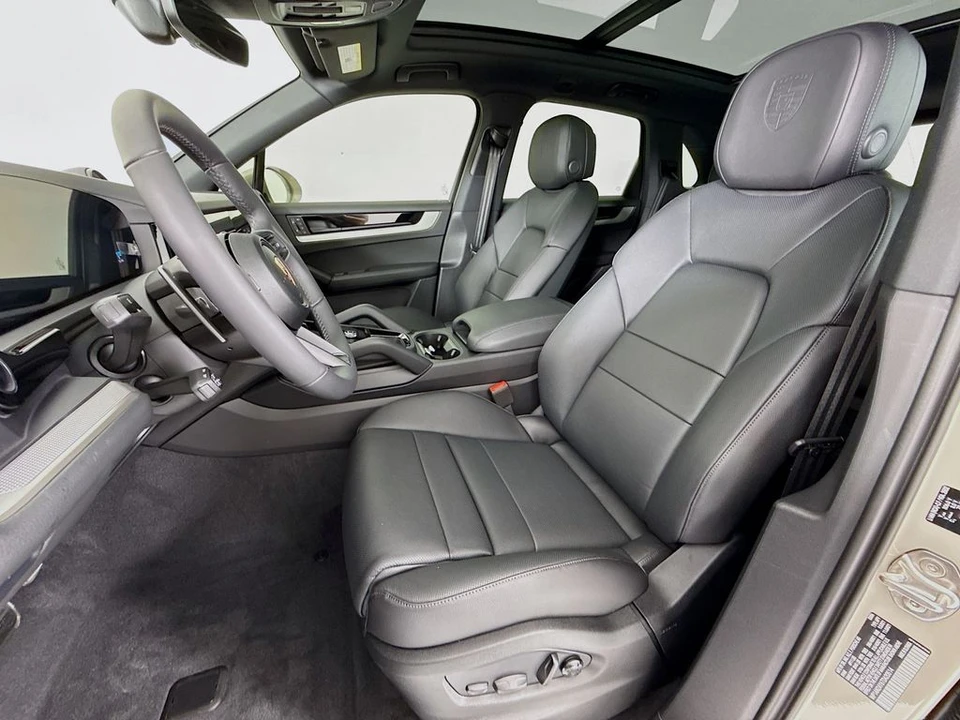 2026 Porsche 9Y0/9Y3 Cayenne - Image 5 of 31